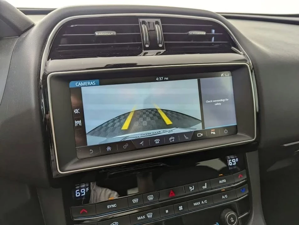 2020 Jaguar F-Pace - Image 5 of 12