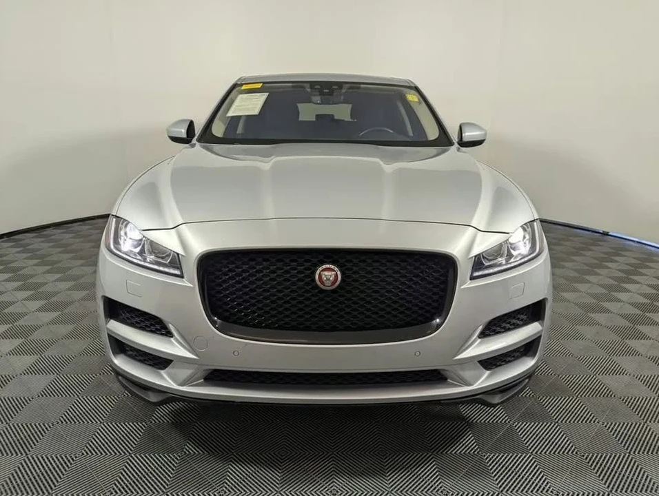 2020 Jaguar F-Pace - Image 9 of 12