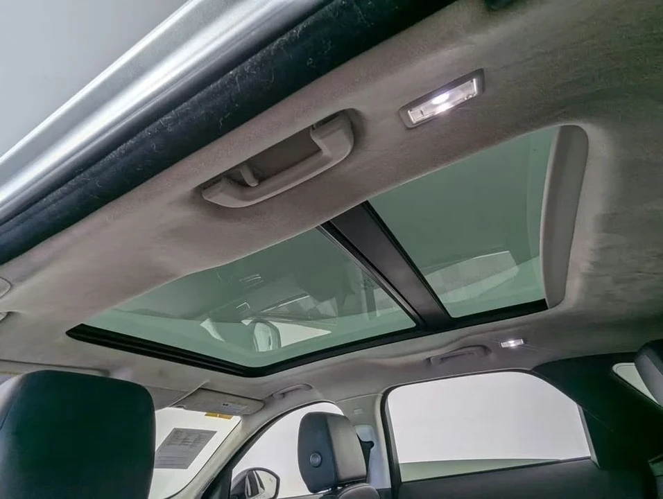 2020 Jaguar F-Pace - Image 6 of 12