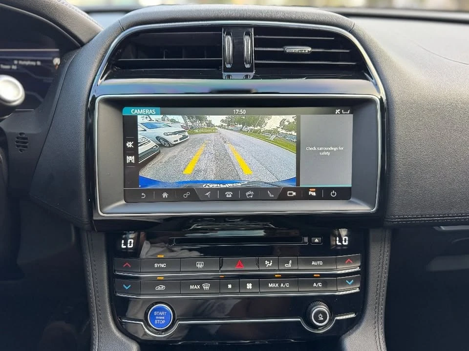 2020 Jaguar F-Pace - Image 18 of 20