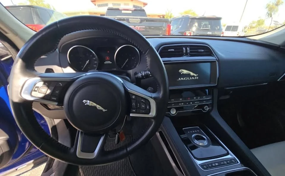 2020 Jaguar F-Pace - Image 11 of 14