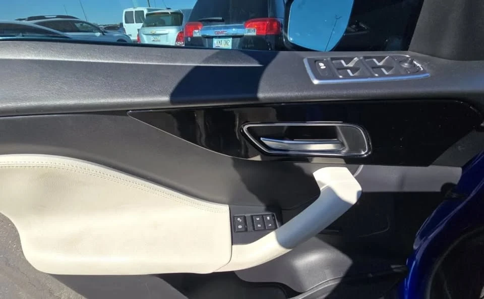 2020 Jaguar F-Pace - Image 9 of 14
