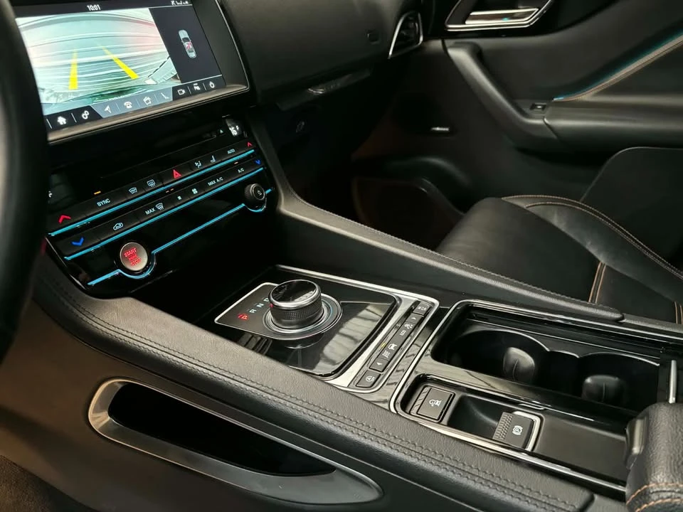 2020 Jaguar F-Pace - Image 11 of 19