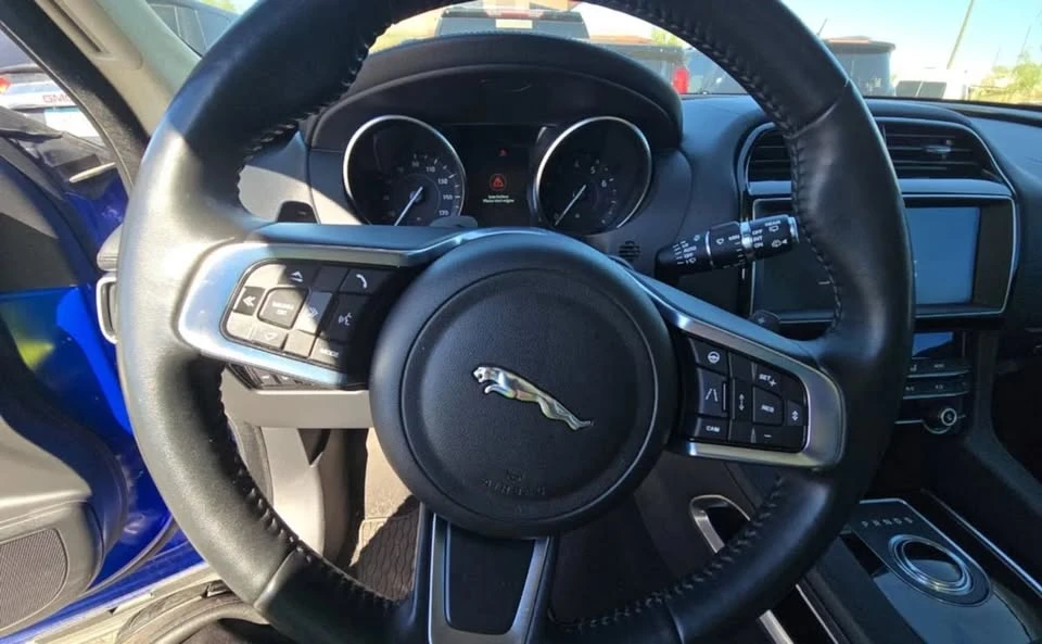 2020 Jaguar F-Pace - Image 10 of 14
