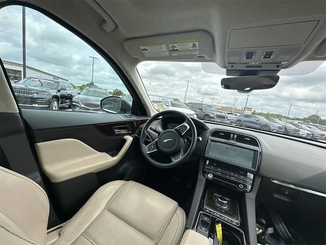 2020 Jaguar F-Pace - Image 15 of 20