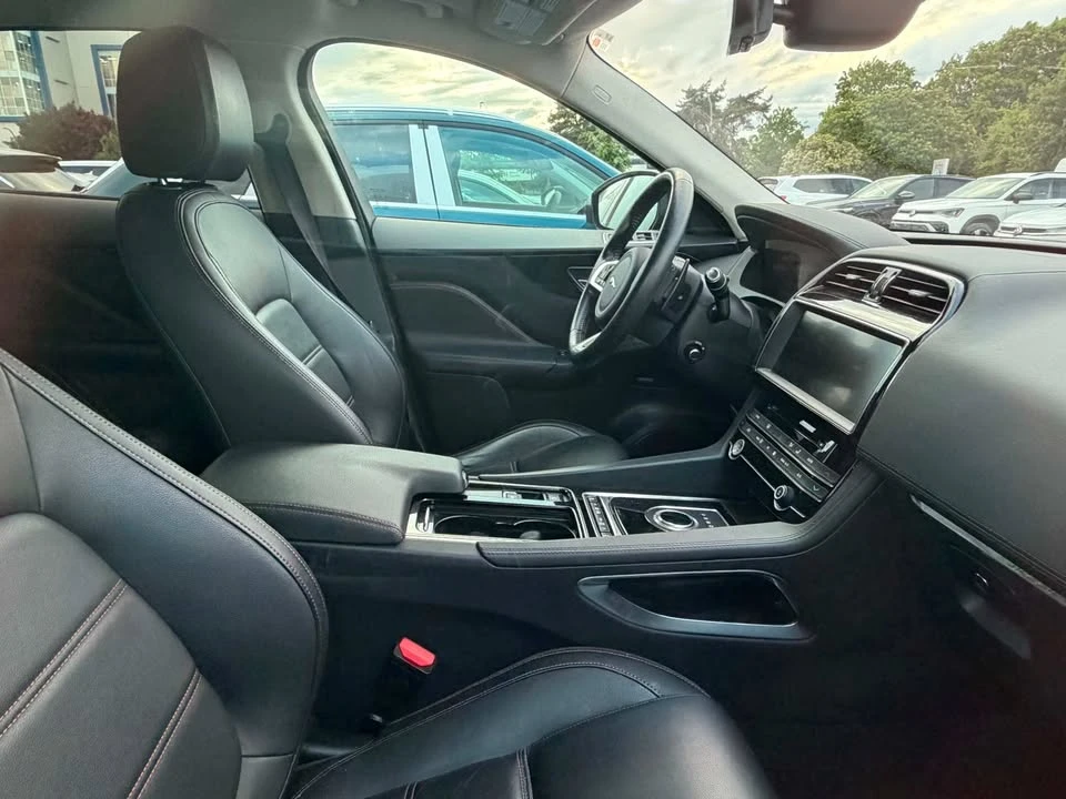 2020 Jaguar F-Pace - Image 3 of 3