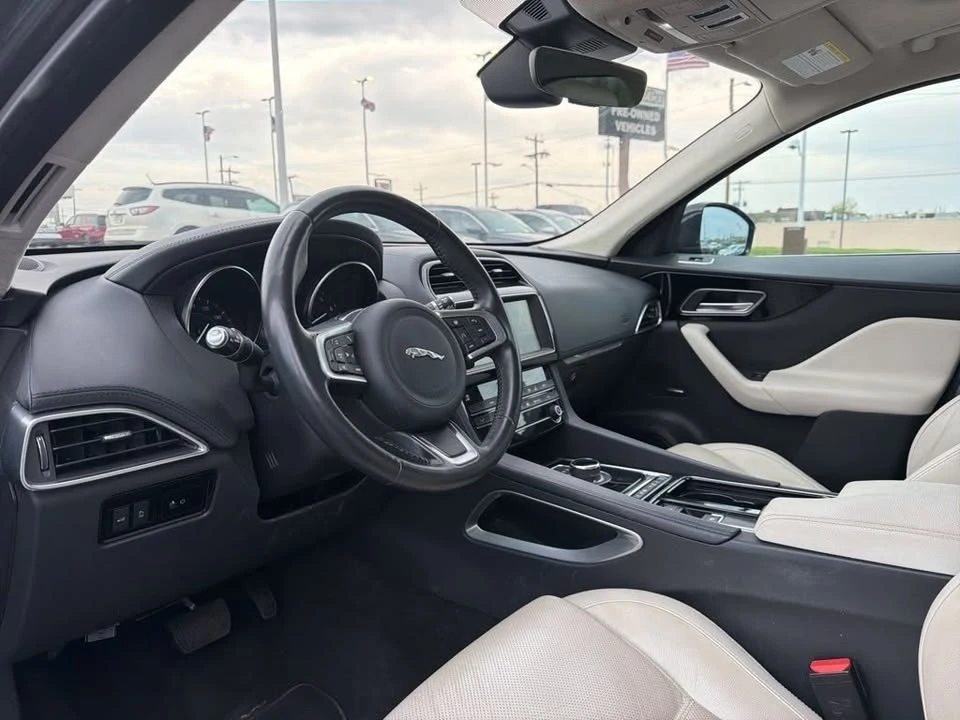 2020 Jaguar F-Pace - Image 6 of 10