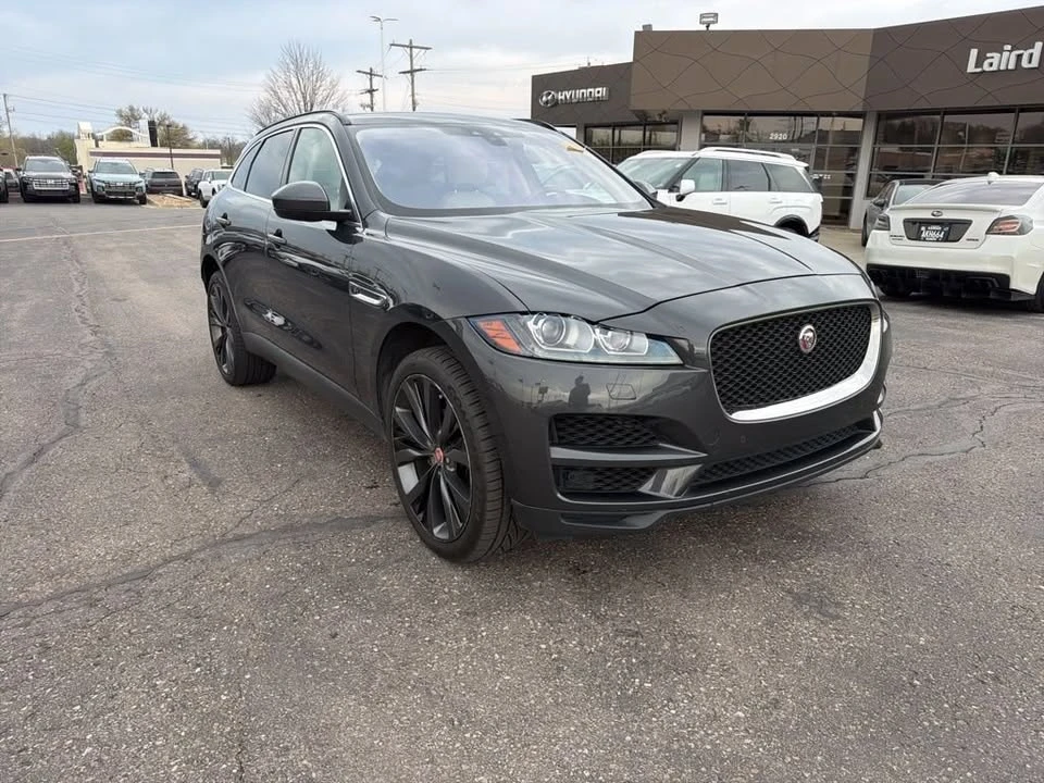 2020 Jaguar F-Pace - Image 7 of 10