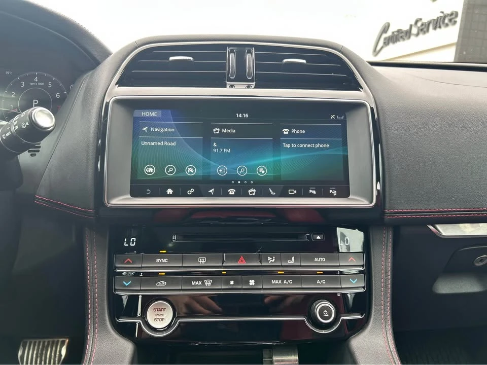 2020 Jaguar F-Pace - Image 14 of 19