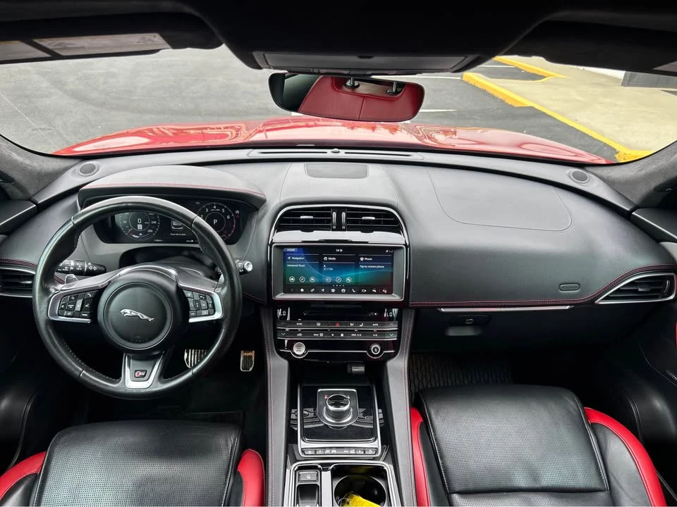 2020 Jaguar F-Pace - Image 13 of 19
