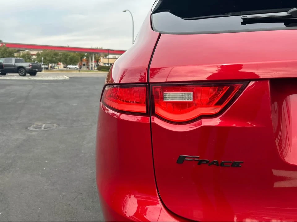 2020 Jaguar F-Pace - Image 11 of 19