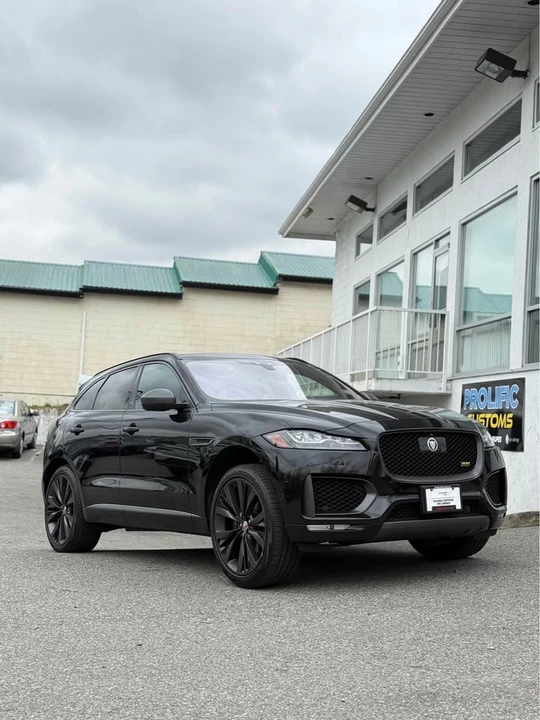 2020 Jaguar F-Pace - Image 3 of 10