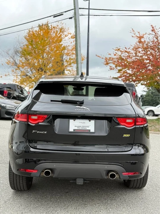 2020 Jaguar F-Pace - Image 5 of 10