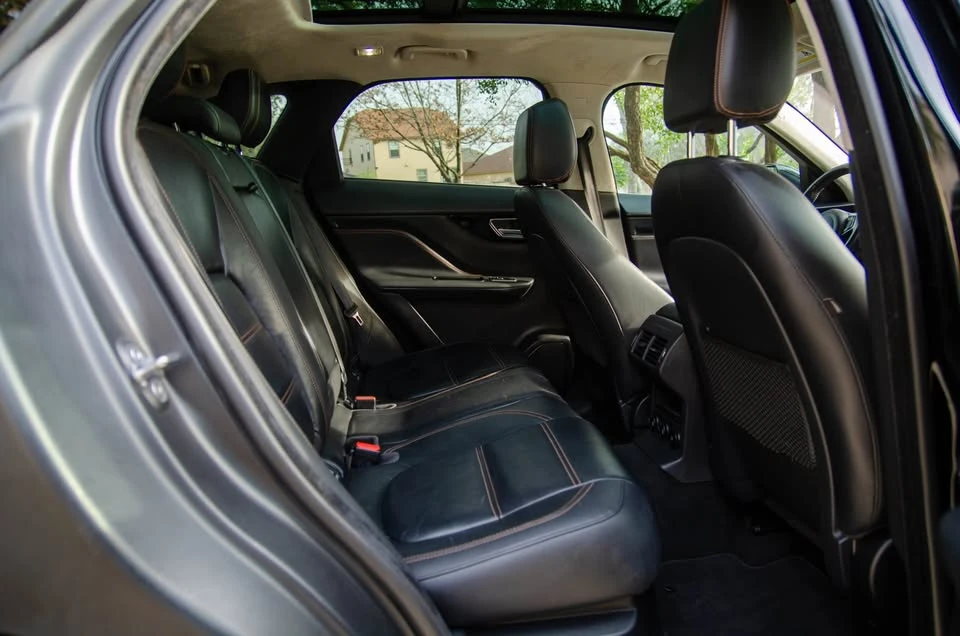 2020 Jaguar F-Pace - Image 14 of 20