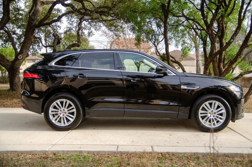 2020 Jaguar F-Pace - Image 8 of 20