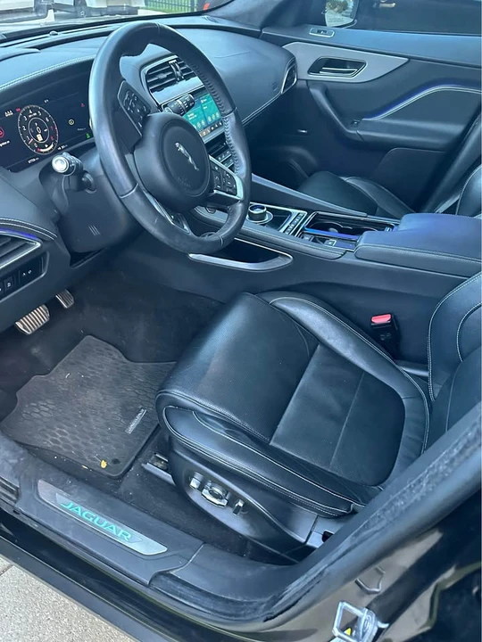 2020 Jaguar F-Pace - Image 11 of 18