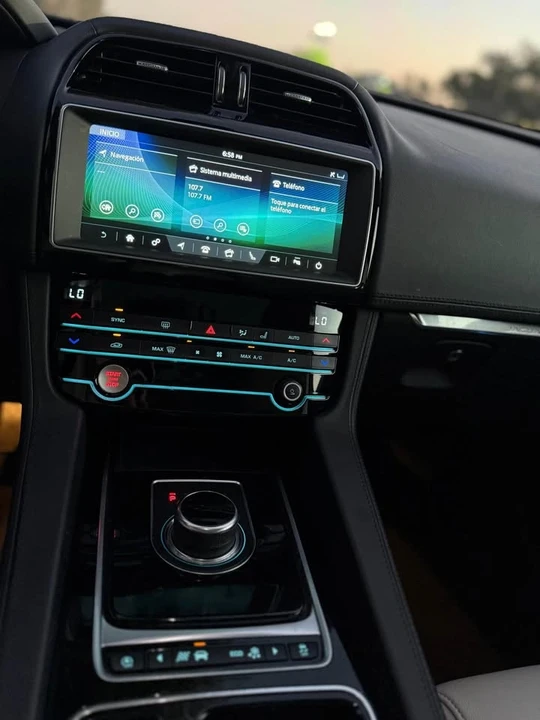 2020 Jaguar F-Pace - Image 8 of 9