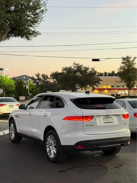 2020 Jaguar F-Pace - Image 5 of 9