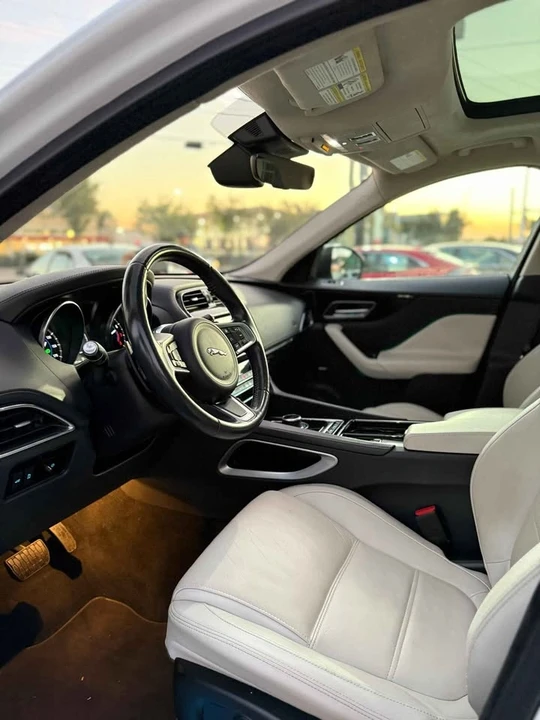2020 Jaguar F-Pace - Image 8 of 12