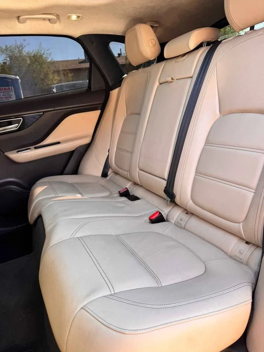 2020 Jaguar F-Pace - Image 6 of 10
