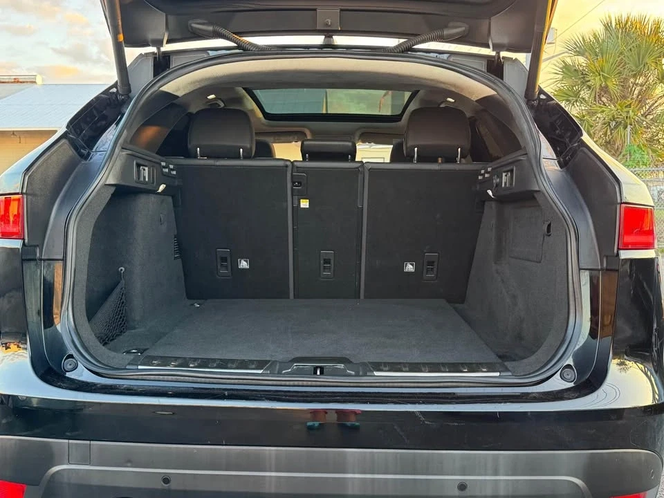 2020 Jaguar F-Pace - Image 17 of 18