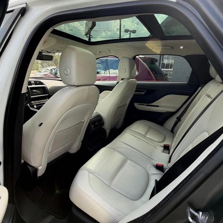2020 Jaguar F-Pace - Image 15 of 17