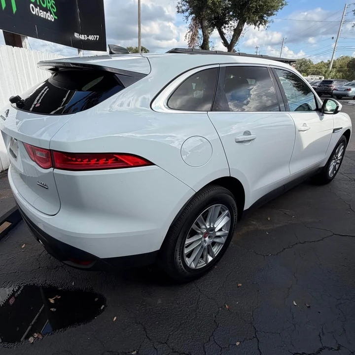 2020 Jaguar F-Pace - Image 4 of 17