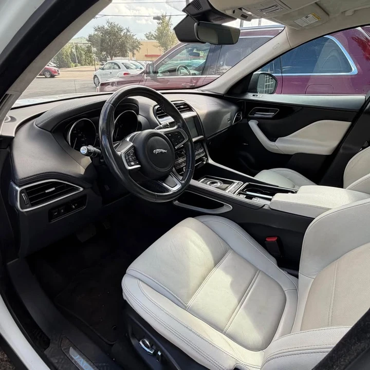 2020 Jaguar F-Pace - Image 14 of 17