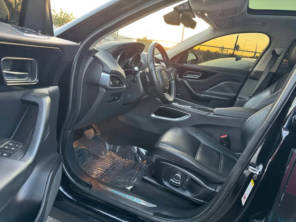 2020 Jaguar F-Pace - Image 12 of 18