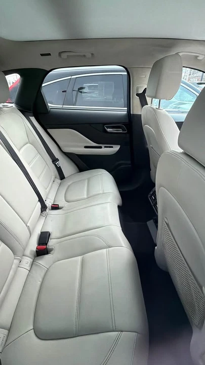2020 Jaguar F-Pace - Image 5 of 7