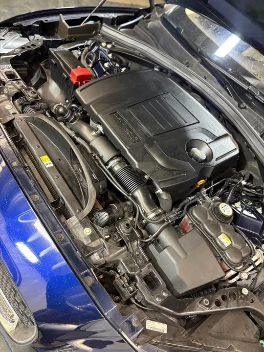 2020 Jaguar F-Pace - Image 9 of 15