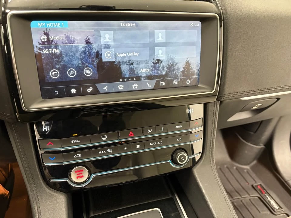 2020 Jaguar F-Pace - Image 16 of 19