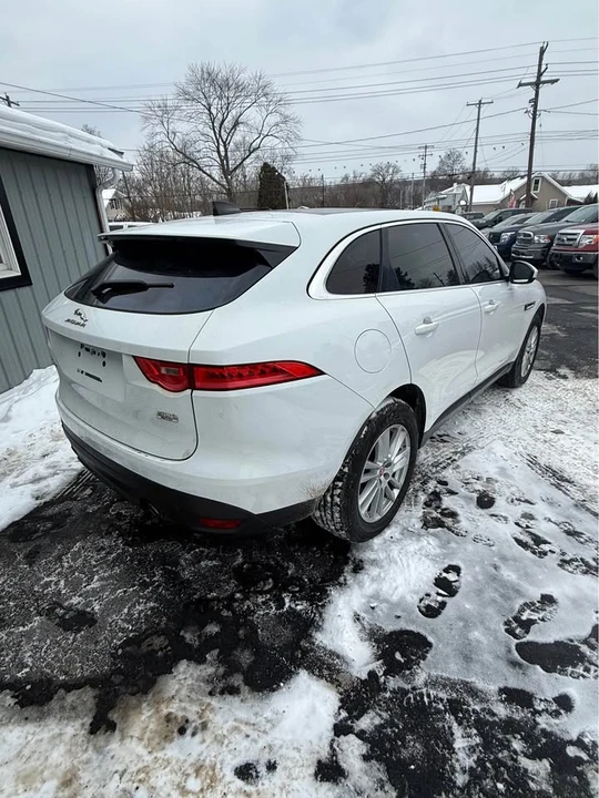 2020 Jaguar F-Pace - Image 5 of 6