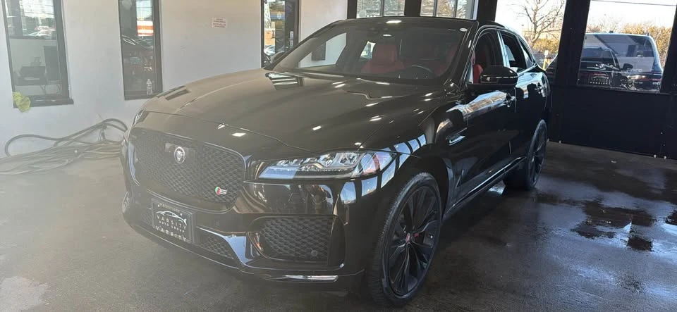 2020 Jaguar F-Pace - Image 2 of 7