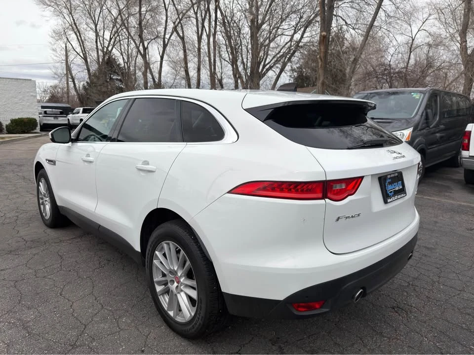 2020 Jaguar F-Pace - Image 3 of 17