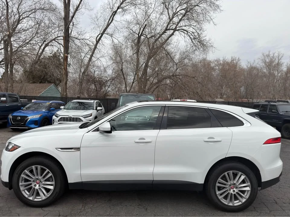 2020 Jaguar F-Pace - Image 2 of 17