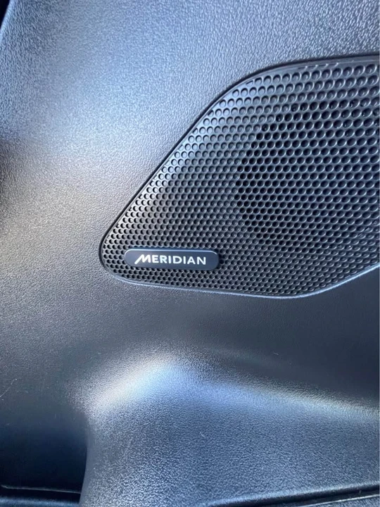 2020 Jaguar F-Pace - Image 11 of 16