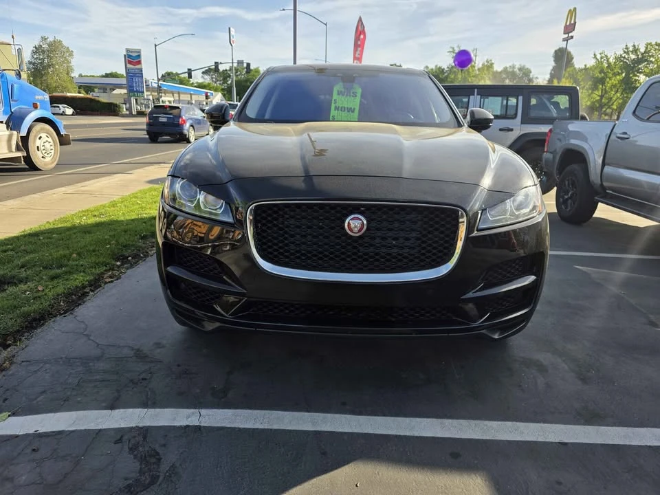 2020 Jaguar F-Pace - Image 6 of 11