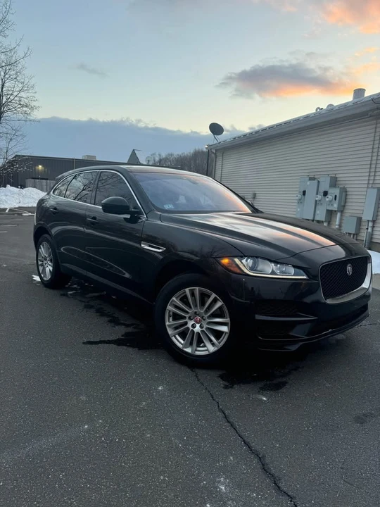 2020 Jaguar F-Pace - Image 4 of 11