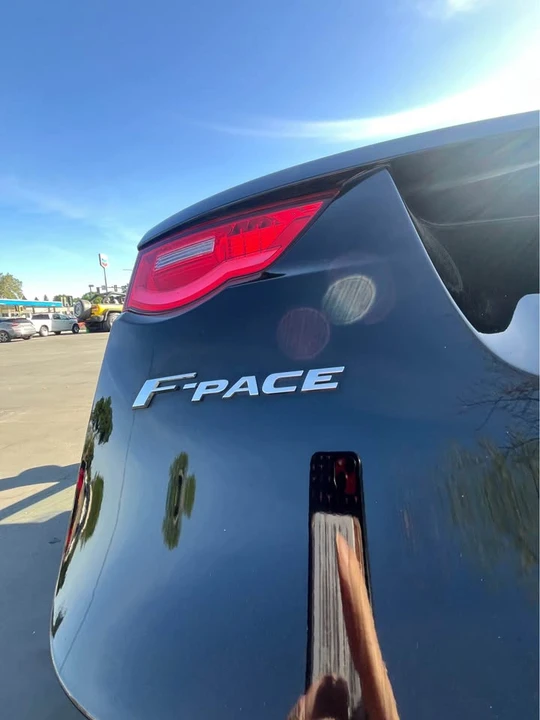 2020 Jaguar F-Pace - Image 13 of 16