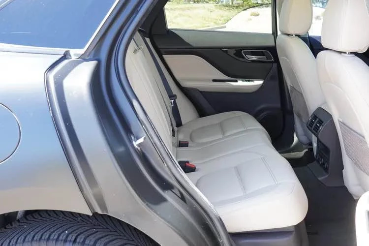 2020 Jaguar F-Pace - Image 12 of 20