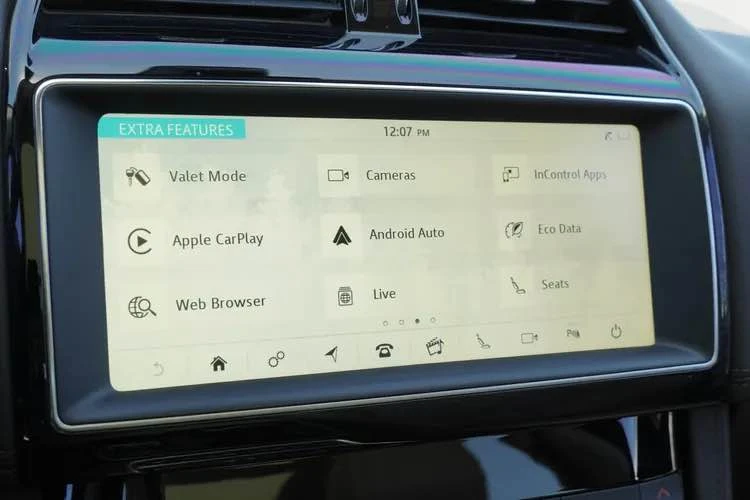 2020 Jaguar F-Pace - Image 18 of 20