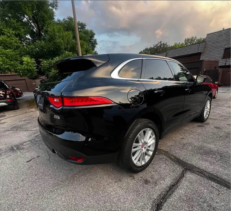 2020 Jaguar F-Pace - Image 6 of 15