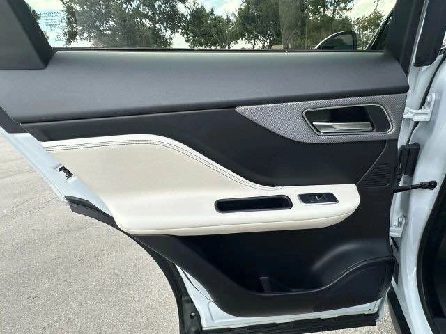 2020 Jaguar F-Pace - Image 11 of 12