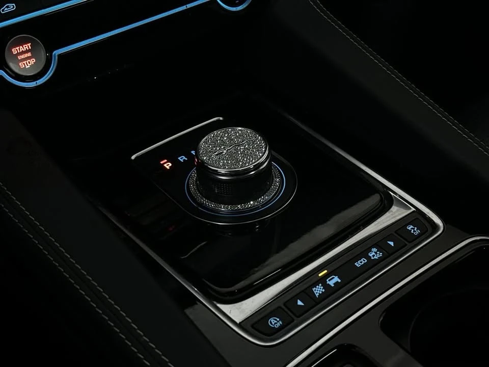 2020 Jaguar F-Pace - Image 17 of 19