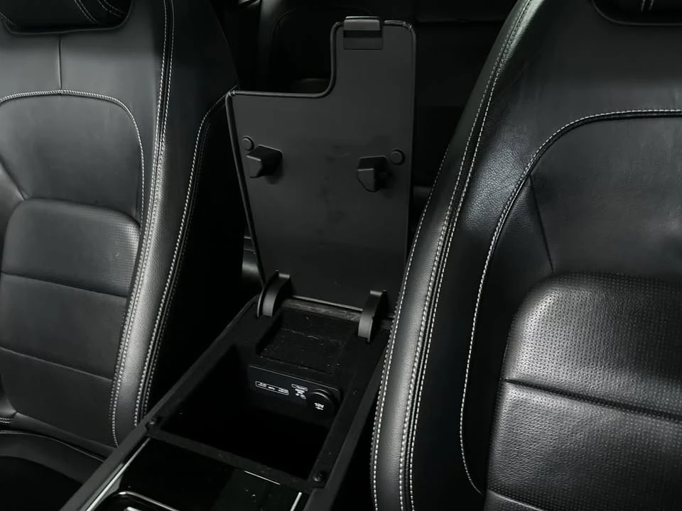 2020 Jaguar F-Pace - Image 18 of 19