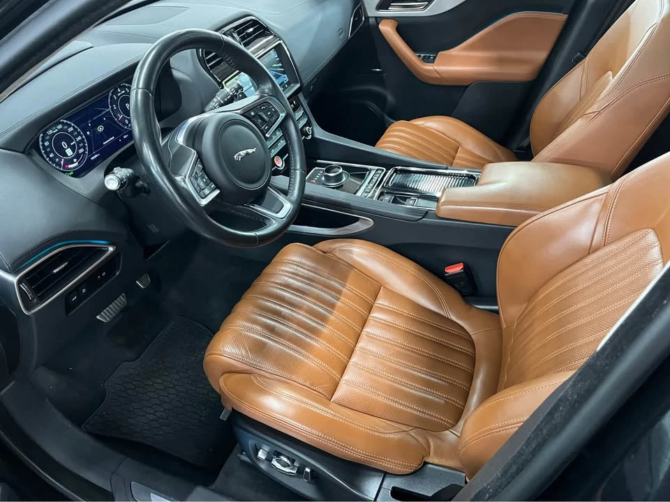 2020 Jaguar F-Pace - Image 9 of 17