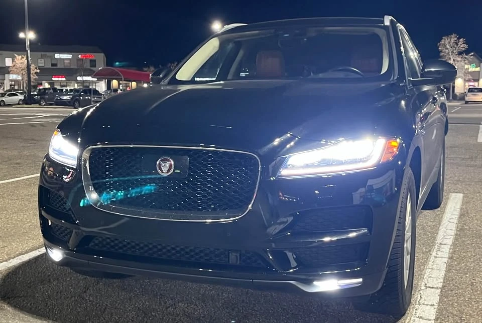 2020 Jaguar F-Pace - Image 7 of 17