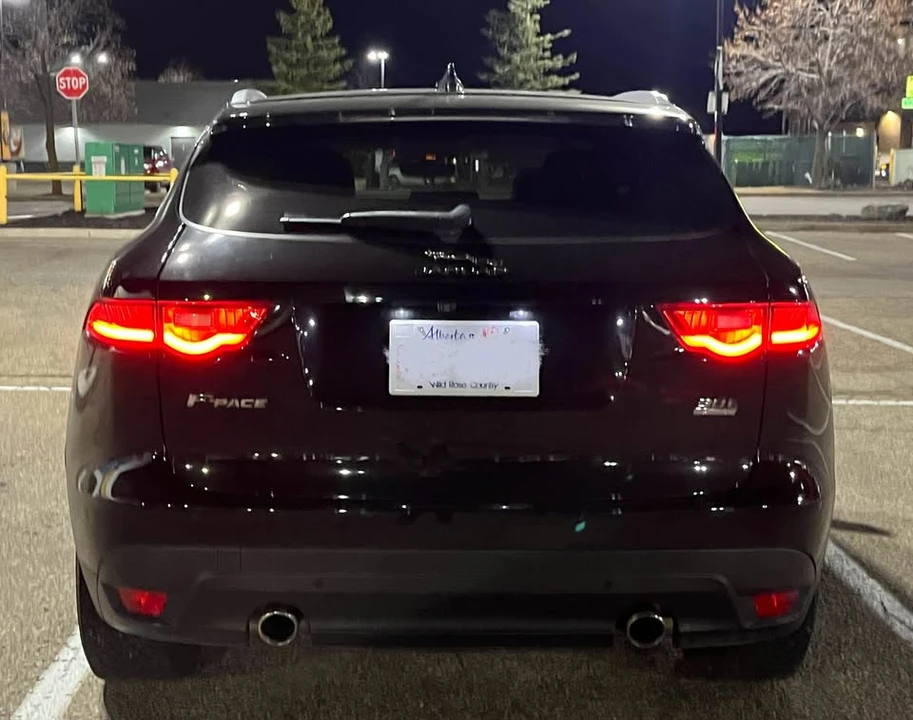 2020 Jaguar F-Pace - Image 8 of 17