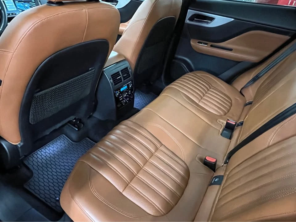 2020 Jaguar F-Pace - Image 10 of 16